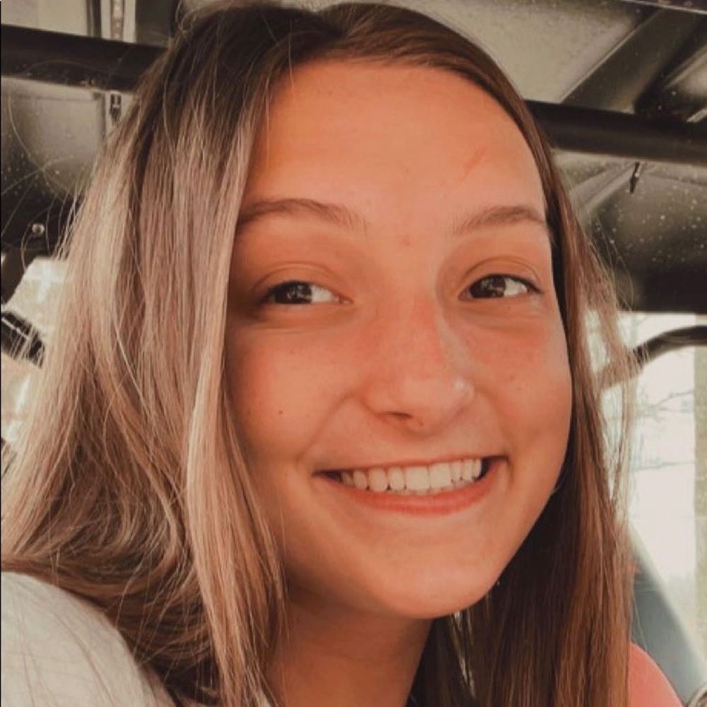 Meet your Posher, Hollyn